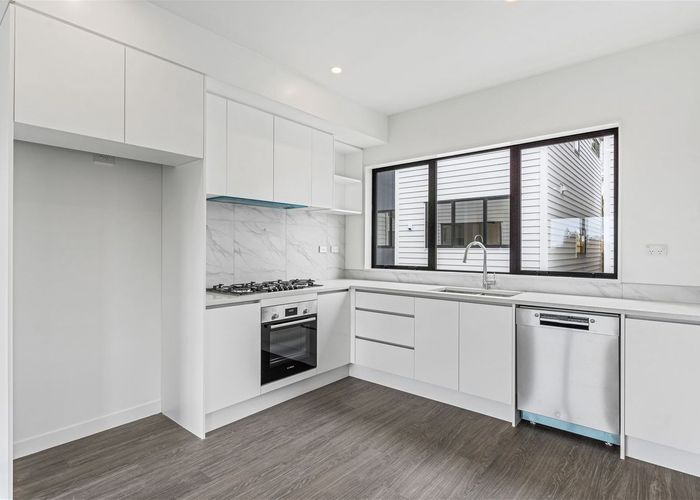  at 17F Hogans Road, Glenfield, Auckland