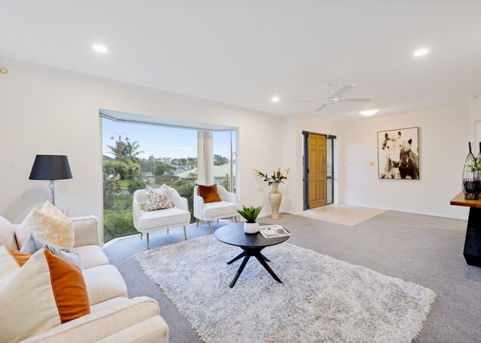  at 6 Rosebay Rise, Henderson, Waitakere City, Auckland