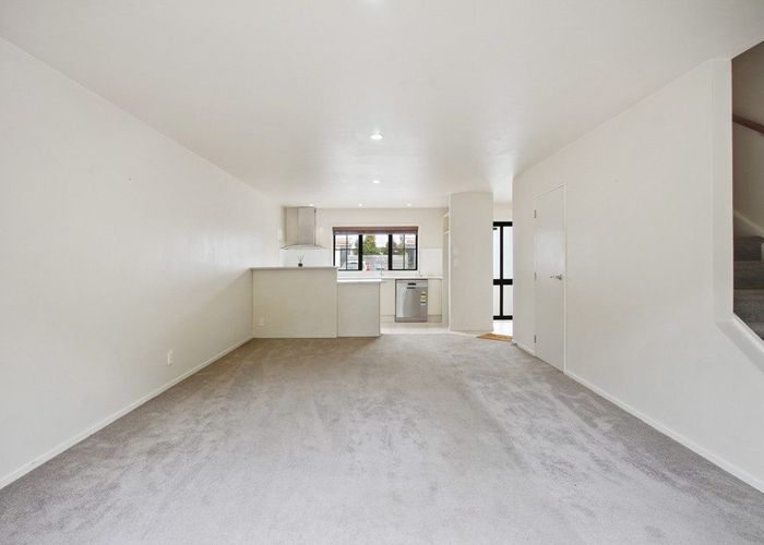  at 8/1 Harrison Road, Mount Wellington, Auckland