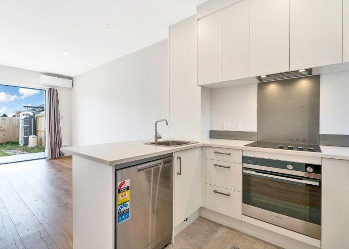  at 8/54 Swanson Road, Henderson, Waitakere City, Auckland