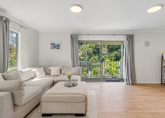  at 85C Fairclough Road, Beach Haven, Auckland