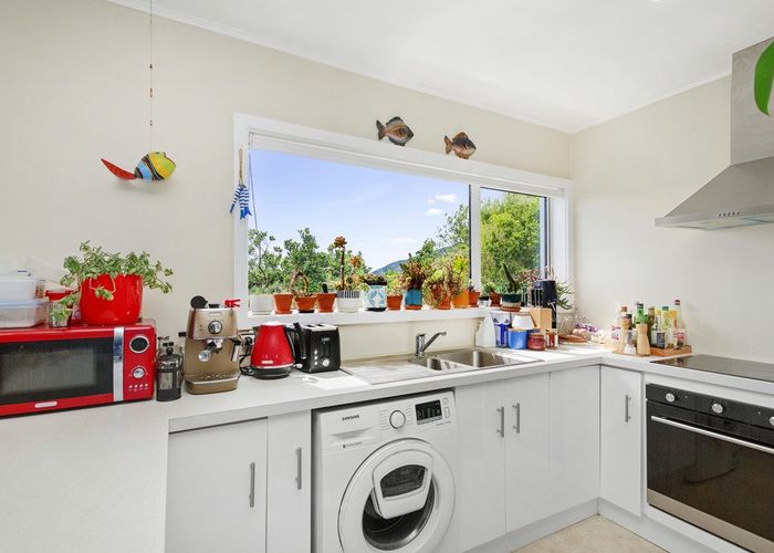  at 8D Nikau Road, Point Howard, Lower Hutt