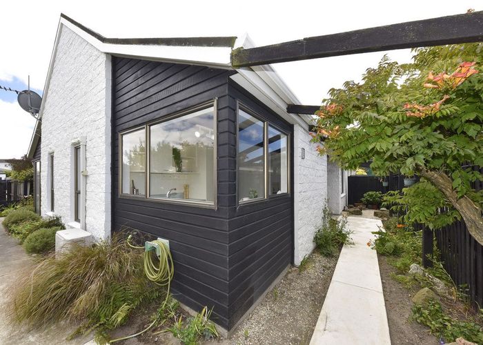  at 2/3 Wanstead Place, Woolston, Christchurch