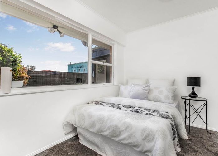  at 2/5 Elizabeth Avenue, Papatoetoe, Manukau City, Auckland