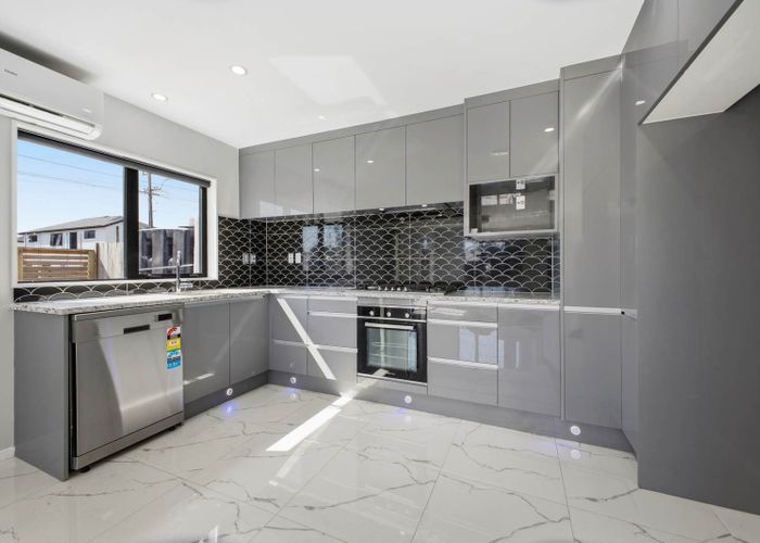  at 1/12 Landon Avenue, Mangere East, Manukau City, Auckland