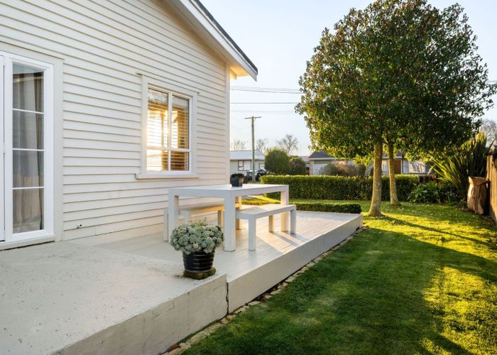  at 14 Bains Avenue, Hamilton East, Hamilton