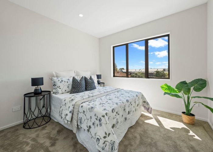  at 2/140 Kolmar Road, Papatoetoe, Manukau City, Auckland