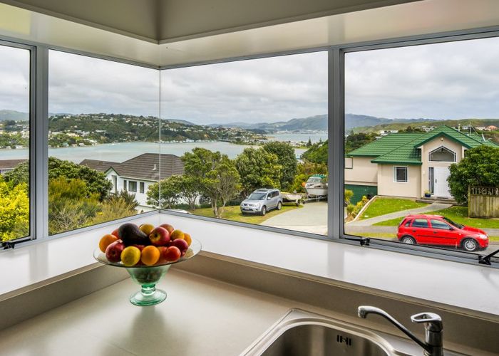  at 2 Saint Ives Drive, Camborne, Porirua