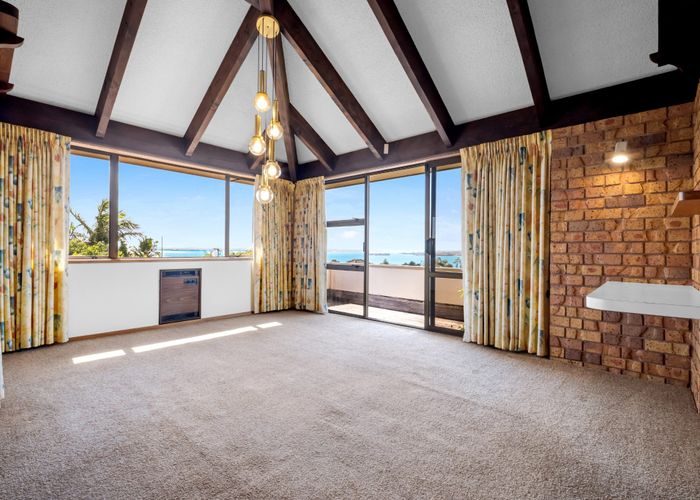  at 8 Beach Road, Mellons Bay, Manukau City, Auckland