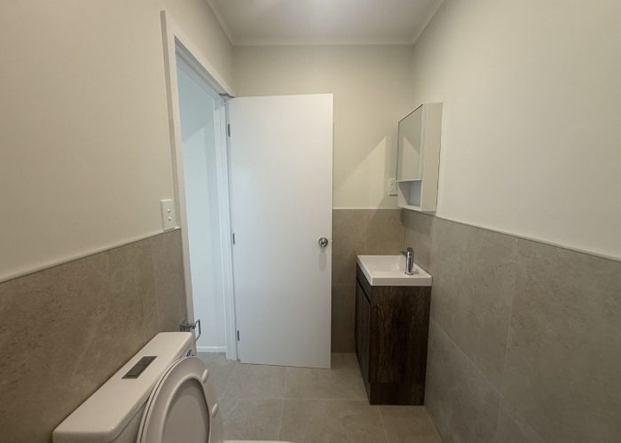  at 82 Woodlands Crescent, Browns Bay, North Shore City, Auckland