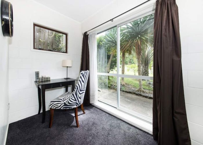  at Minor/86 Ayton Drive, Totara Vale, North Shore City, Auckland