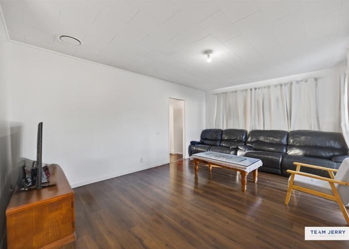  at 9 Shalimar Place, Clover Park, Manukau City, Auckland