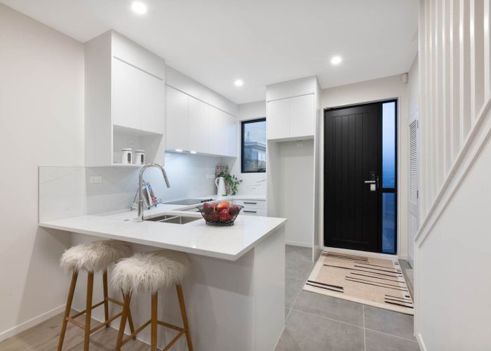  at 5/11 Jaemont Ave, Te Atatu South, Waitakere City, Auckland