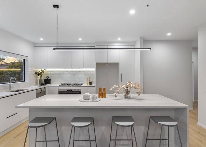  at 35B Corunna Road, Milford, Auckland