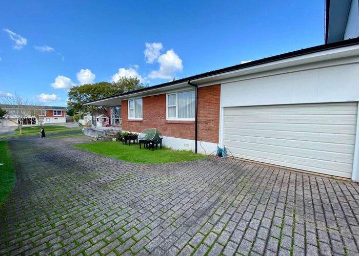  at 18 Belmere Rise, Farm Cove, Manukau City, Auckland