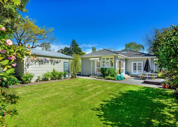  at 25 Thorrington Road, Cashmere, Christchurch City, Canterbury