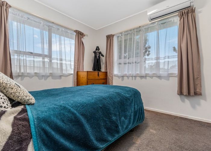  at 2/14 Suwyn Place, Weymouth, Auckland
