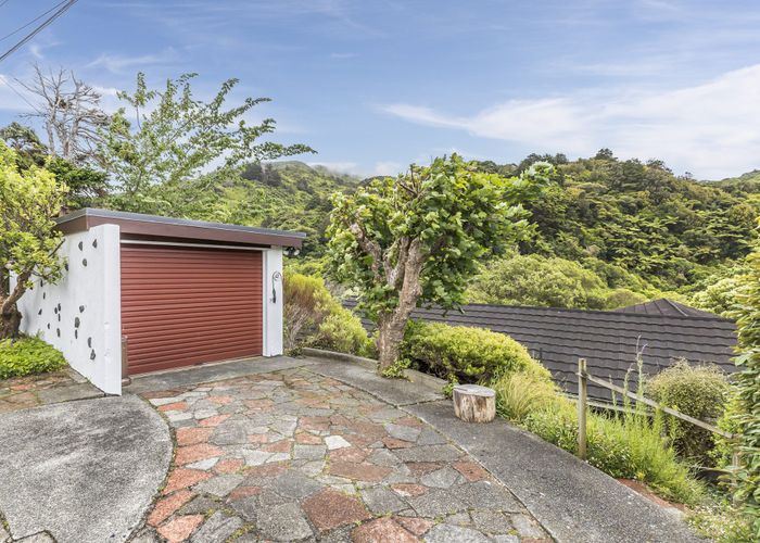  at 42 Silverstream Road, Crofton Downs, Wellington
