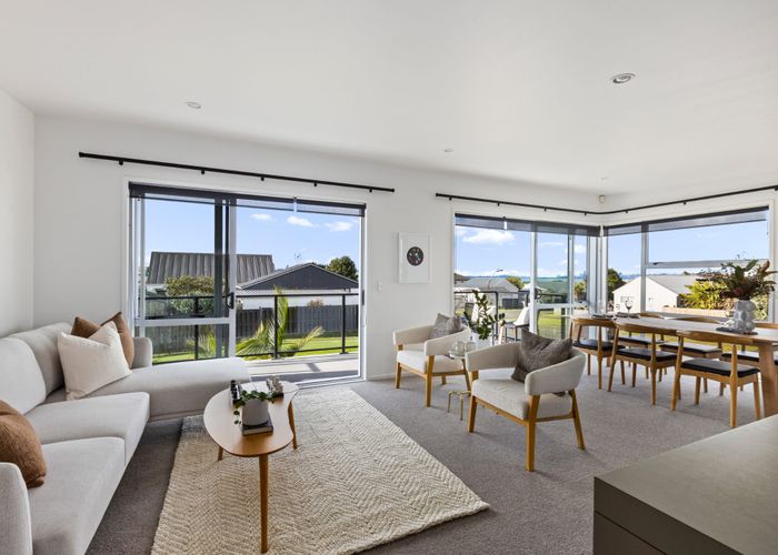  at 15 Halyard Place, Te Atatu Peninsula, Waitakere City, Auckland