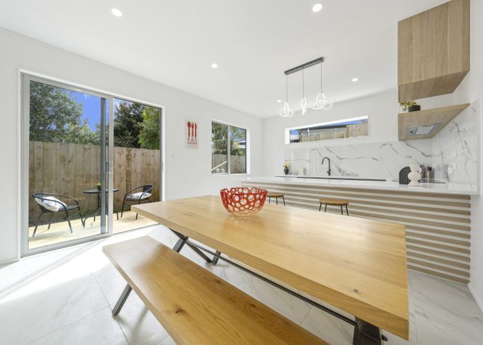  at 298E Sunset Road, Windsor Park, Auckland