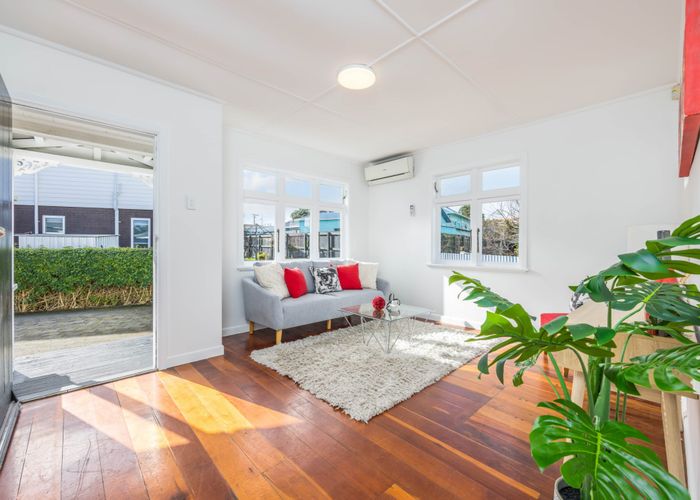  at 124 Mangere Road, Otahuhu, Auckland