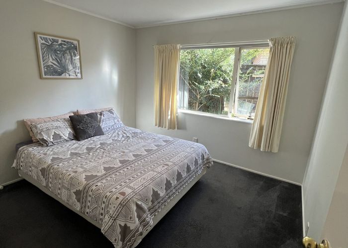  at 11 Earnslaw Crescent, Flat Bush, Manukau City, Auckland