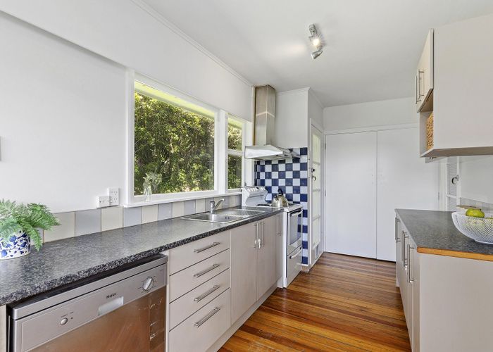  at 7 Miles Crescent, Newlands, Wellington