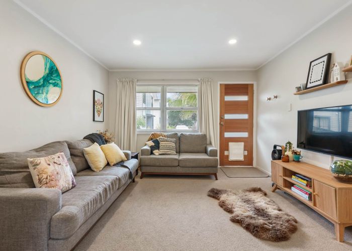  at 2/40 Eskdale Road, Birkdale, Auckland