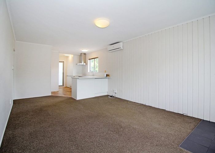  at 2/14 Waipa Street, Birkenhead, Auckland