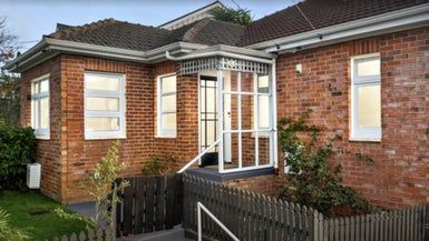  at 6 Renfrew Avenue, Sandringham, Auckland