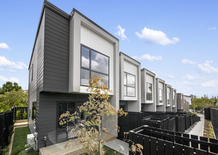  at 39 Brandon Road, Glen Eden, Waitakere City, Auckland