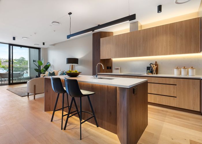  at 8/423 Beach Road, Mairangi Bay, North Shore City, Auckland