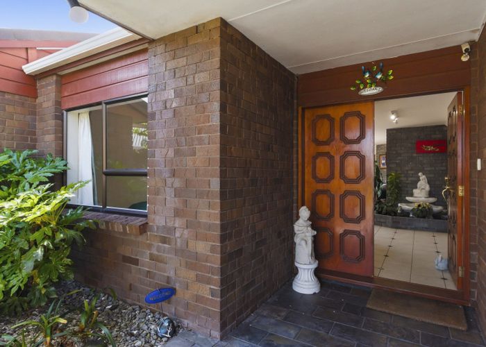  at 11 Oakwood Grove, Paraparaumu Beach, Kapiti Coast, Wellington