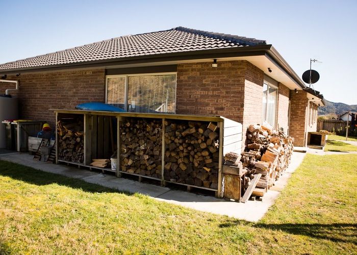  at 48 Nelson Crescent, Wainuiomata, Lower Hutt, Wellington