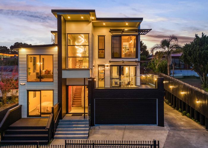  at 8A Palmer Avenue, Glen Eden, Auckland