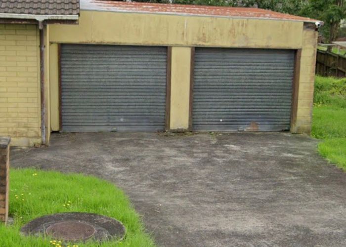  at 2/2 Paton Ave, Te Atatu South, Waitakere City, Auckland