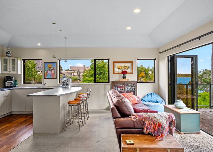  at 4 Twin Wharf Road, Herald Island, Waitakere City, Auckland