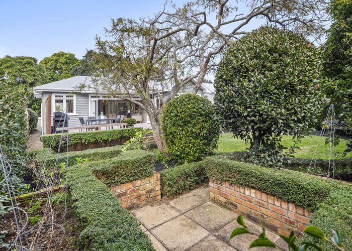  at 8 Hasbury Ave, Mount Eden, Auckland City, Auckland