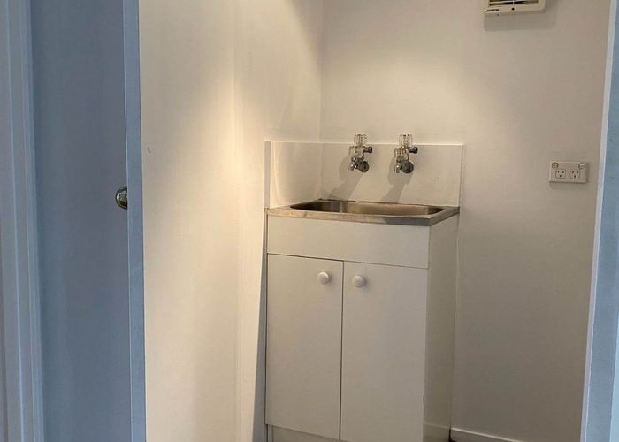 at Upstairs/70 Angelo Avenue, Howick, Manukau City, Auckland