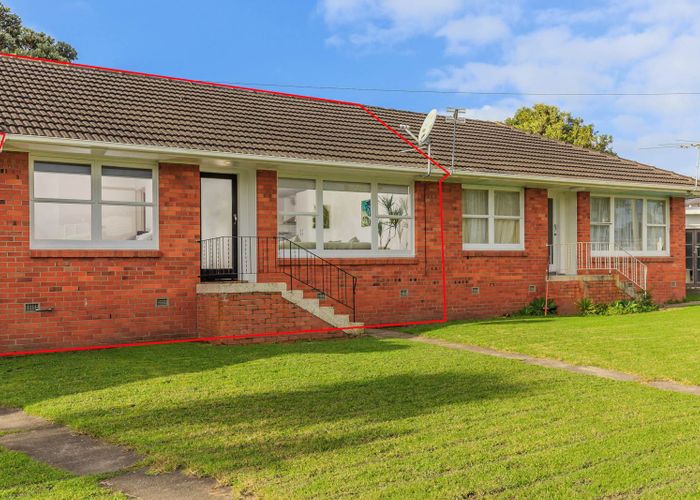  at 2/28 Hemi Street, Narrow Neck, Auckland