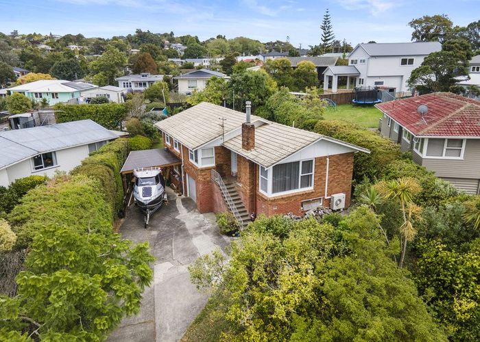  at 77 La Rosa Street, Green Bay, Auckland