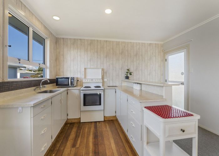  at 8 Buckland Place, Spotswood, New Plymouth, Taranaki