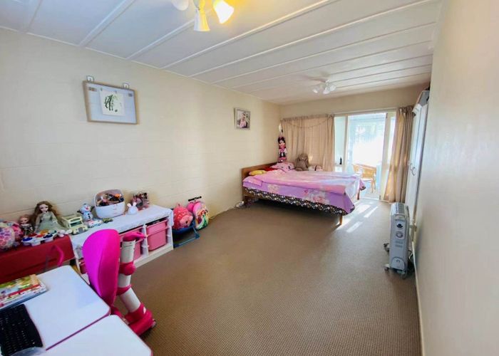  at 52I Pilkington Road, Panmure, Auckland