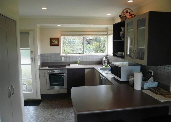  at 2/2  Barker Rise, Browns Bay, North Shore City, Auckland