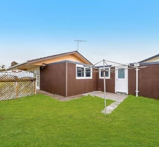  at 2/5 Carolyn Street, Manukau, Manukau City, Auckland