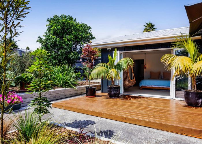  at 8 Hussey Street, Oakura, New Plymouth, Taranaki
