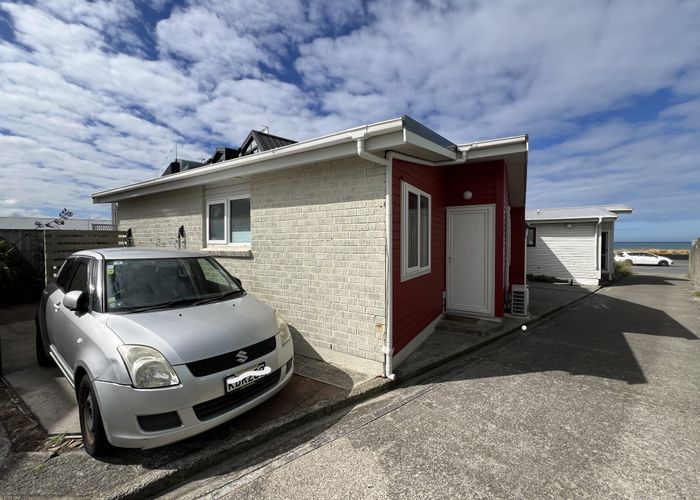  at 2/10 Lyall Parade, Lyall Bay, Wellington, Wellington
