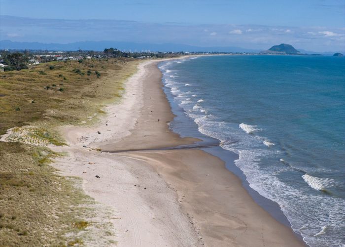  at 808 Papamoa Beach Road, Papamoa, Tauranga, Bay Of Plenty