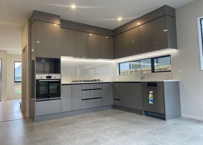  at 2A Askew Place, Farm Cove, Manukau City, Auckland