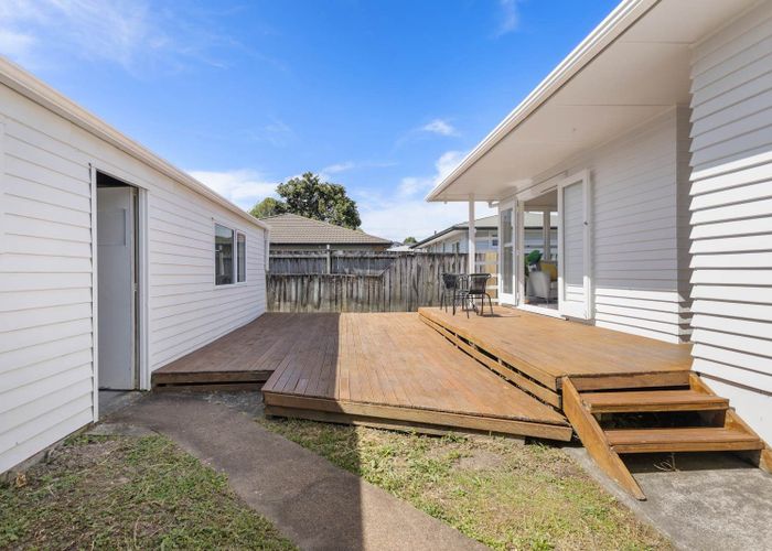  at 7 Chaucer Place, Blockhouse Bay, Auckland City, Auckland